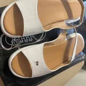 Women's white sandals ... advertised for Diabetes.. foot problems Size 40 (10)